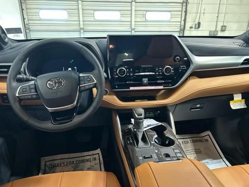 Blueprint 2026 Toyota Highlander Hybrid Platinum