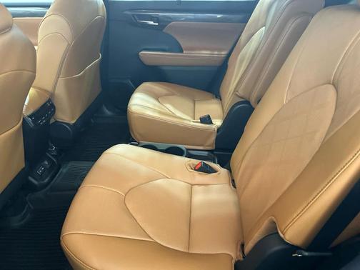 Blueprint 2026 Toyota Highlander Hybrid Platinum