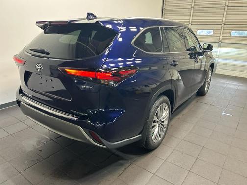 Blueprint 2026 Toyota Highlander Hybrid Platinum