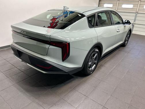 Morning Haze 2026 Kia K4 LXS