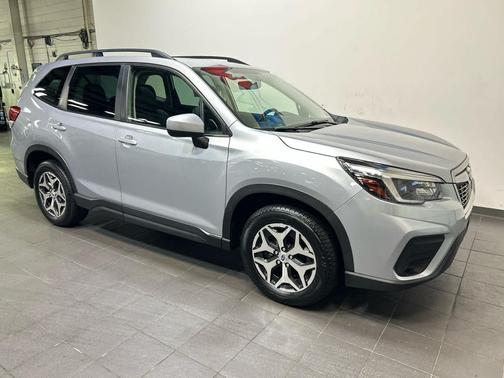 Ice Silver Metallic 2021 Subaru Forester Premium