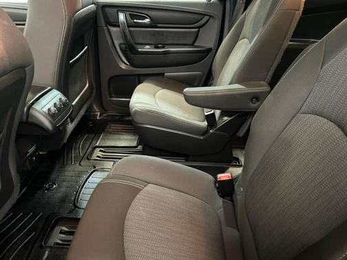 Siren Red Tintcoat 2016 Chevrolet Traverse 1LT