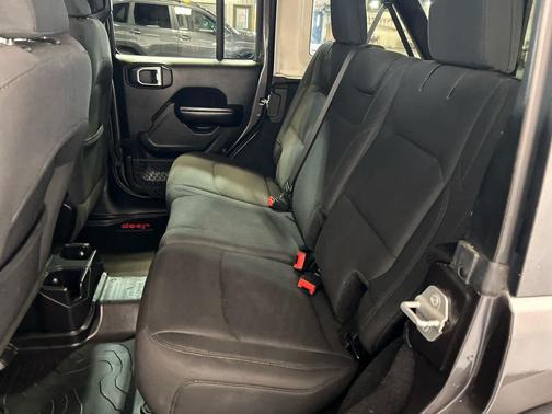 Granite Crystal Metallic Clearcoat 2018 Jeep Wrangler Unlimited Sport