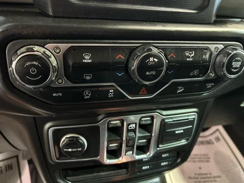 Granite Crystal Metallic Clearcoat 2018 Jeep Wrangler Unlimited Sport