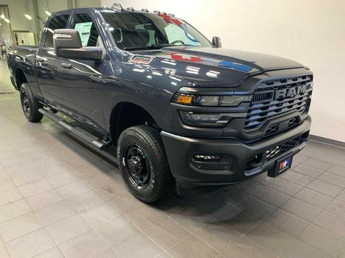 2026 RAM 2500 Tradesman Crew Cab 4x4 6'4' Box