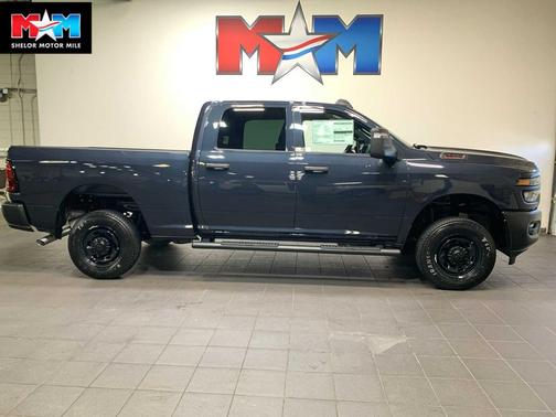 2026 RAM 2500 Tradesman Crew Cab 4x4 6'4' Box