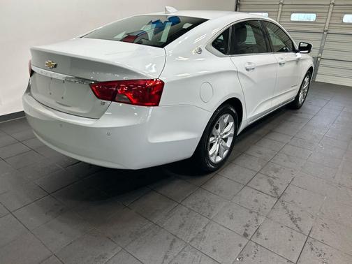 WHITE 2016 Chevrolet Impala LT