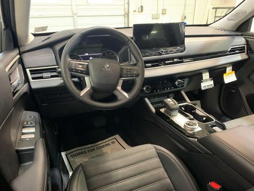 Graphite Gray 2026 Mitsubishi Outlander SE 2.5 S-AWC