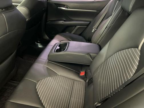 Ice Cap 2023 Toyota Camry SE