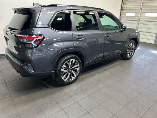 Magnetite Gray Metallic 2026 Subaru Forester Touring