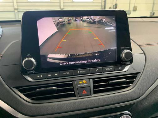 2022 Nissan Altima SR VC-Turbo FWD