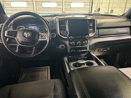 Diamond Black Crystal Pearlcoat 2019 RAM 1500 Big Horn