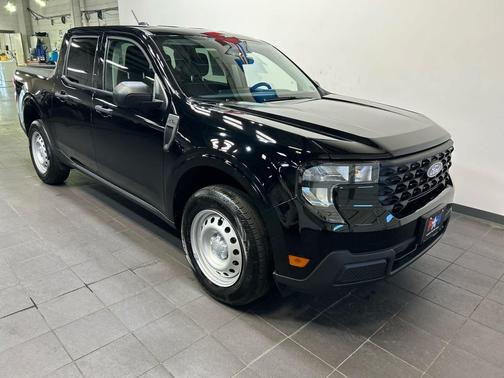 Shadow Black 2025 Ford Maverick XL