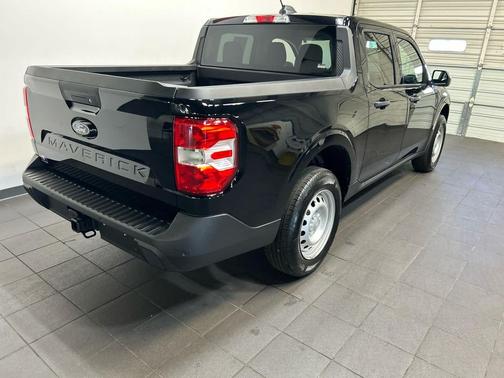 Shadow Black 2025 Ford Maverick XL