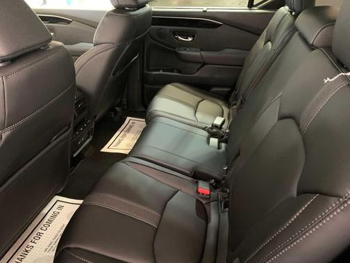 2025 Honda Pilot Touring 8-Passenger