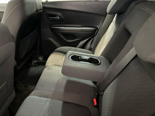 Mosaic Black Metallic 2019 Chevrolet Trax LS