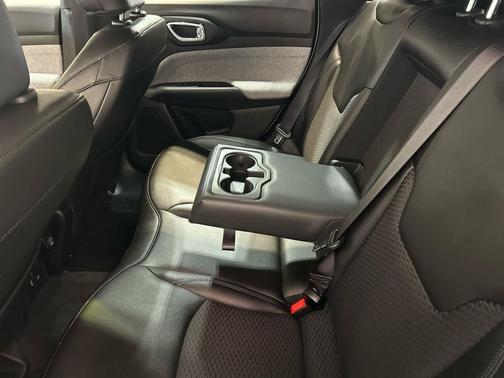 Bright White Clearcoat 2024 Jeep Compass Latitude