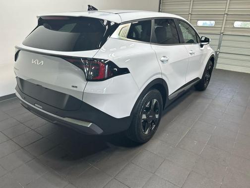 Glacial White Pearl 2026 Kia Sportage LX