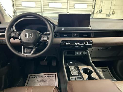 Platinum White Pearl 2026 Honda Pilot Elite