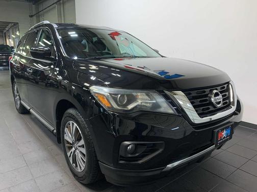 2017 Nissan Pathfinder SV