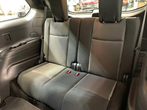 2017 Nissan Pathfinder SV