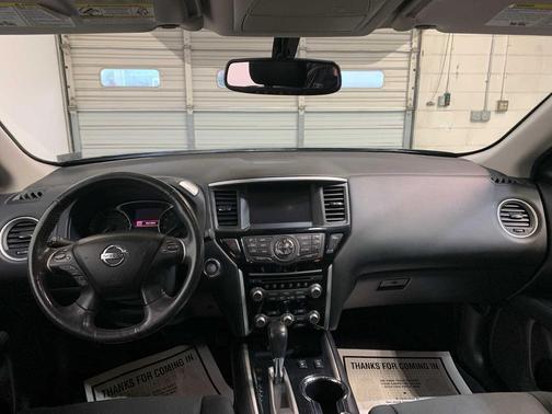 2017 Nissan Pathfinder SV