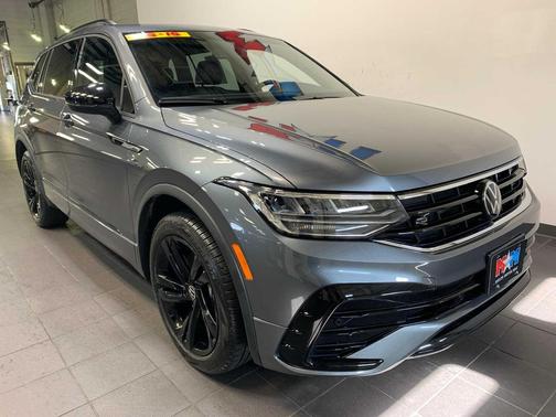2024 Volkswagen Tiguan 2.0T SE R-Line Black