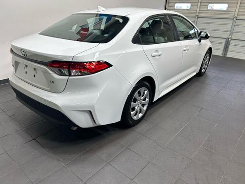 Ice Cap 2023 Toyota Corolla LE