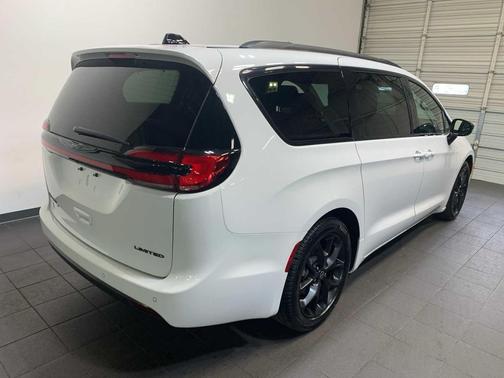 2025 Chrysler Pacifica Limited