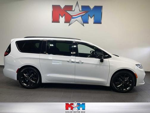 2025 Chrysler Pacifica Limited