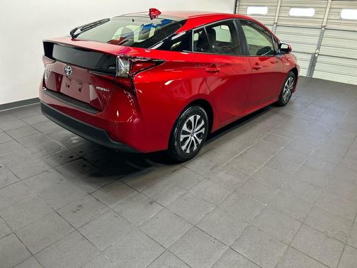 2022 Toyota Prius LE