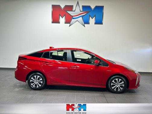 2022 Toyota Prius LE