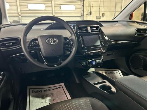2022 Toyota Prius LE