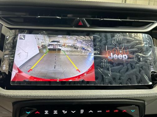 Red Hot Pearlcoat 2026 Jeep Cherokee Laredo 4x4