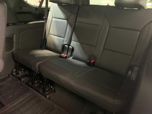 2025 Chevrolet Suburban LT