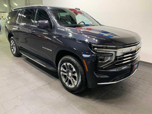2025 Chevrolet Suburban LT