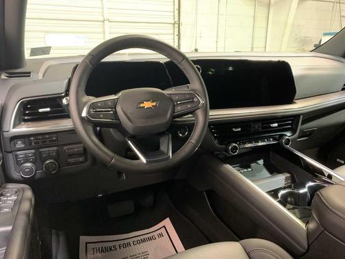 2025 Chevrolet Suburban LT