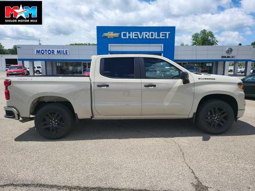 White Sands 2026 Chevrolet Silverado 1500 Custom