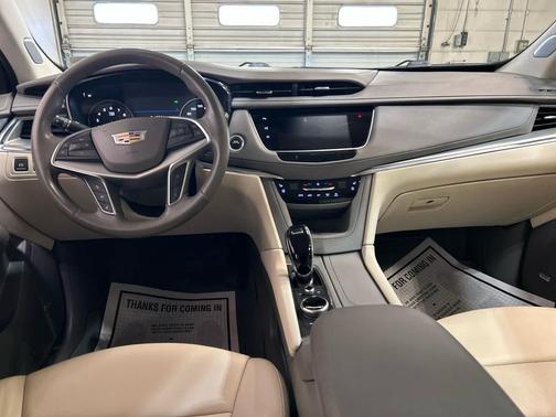 2022 Cadillac XT5 Premium Luxury