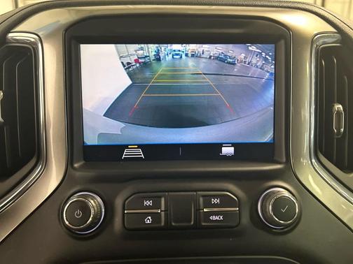 Silver Ice Metallic 2021 Chevrolet Silverado 1500 LT