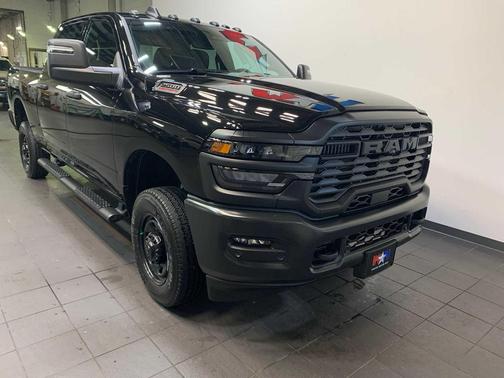 2026 RAM 2500 Tradesman Crew Cab 4x4 6'4' Box