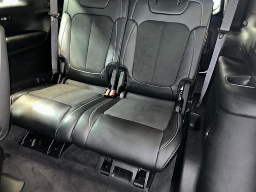 Bright White Clearcoat 2021 Jeep Grand Cherokee L Altitude