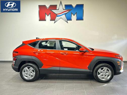 Soultronic Orange Pearl 2027 Hyundai KONA SE