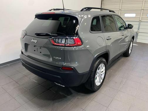 2022 Jeep Cherokee Latitude Lux