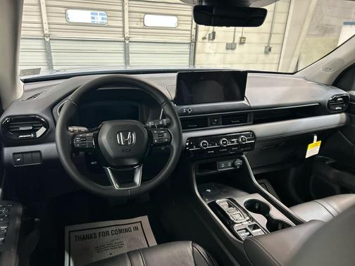 Sonic Gray Pearl 2026 Honda Pilot Touring 8-Passenger