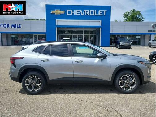 Sterling Gray Metallic 2026 Chevrolet Trax LT