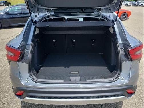 Sterling Gray Metallic 2026 Chevrolet Trax LT