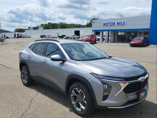 Sterling Gray Metallic 2026 Chevrolet Trax LT