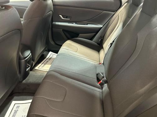 Abyss Black 2026 Hyundai ELANTRA SE