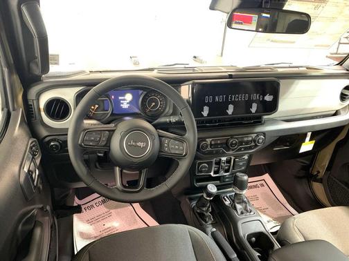 2025 Jeep Gladiator Sport S